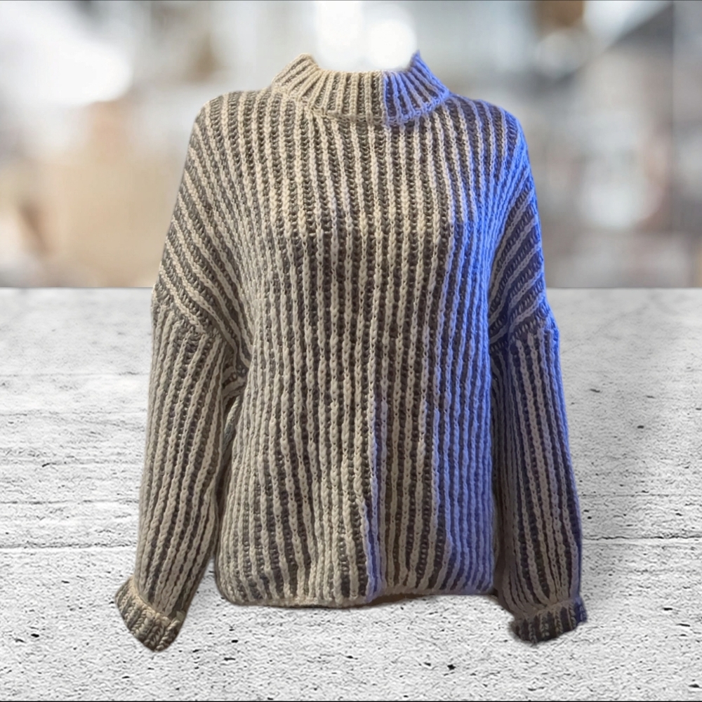 POL gray white wool blend sweater size M